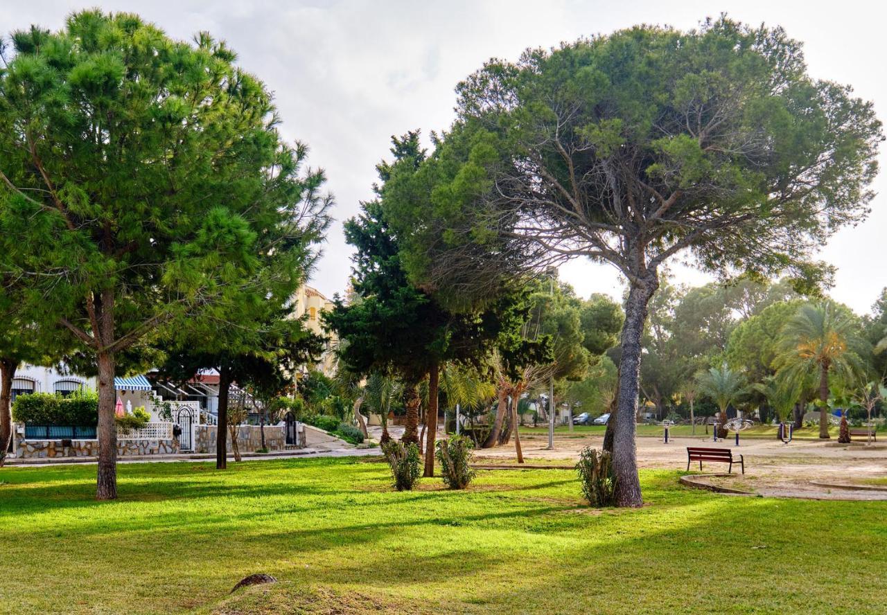 Family Bungalow La Zenia Beach Dehesa de Campoamor  المظهر الخارجي الصورة